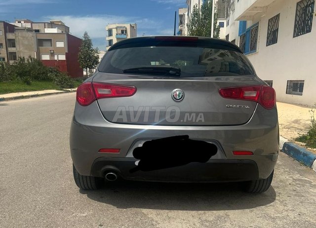 Voiture Alfa Romeo Giulietta 2018 à Azrou  Diesel  - 9 chevaux