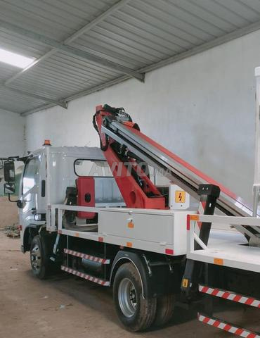  Location de camions Nacelle chez Pro Layn