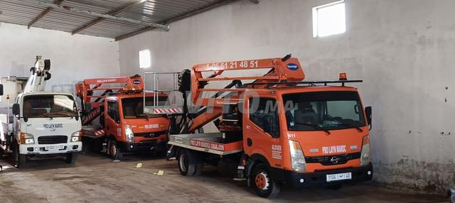 Location de camions Nacelle pour nettoyage