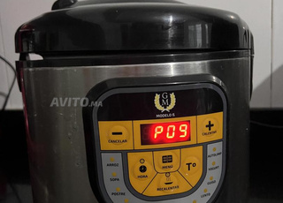 Robot cocotte multifonctions