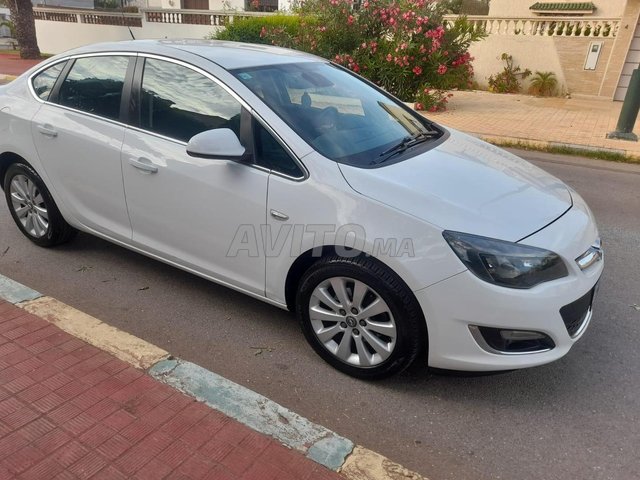 Opel Astra occasion Diesel Modèle 2015