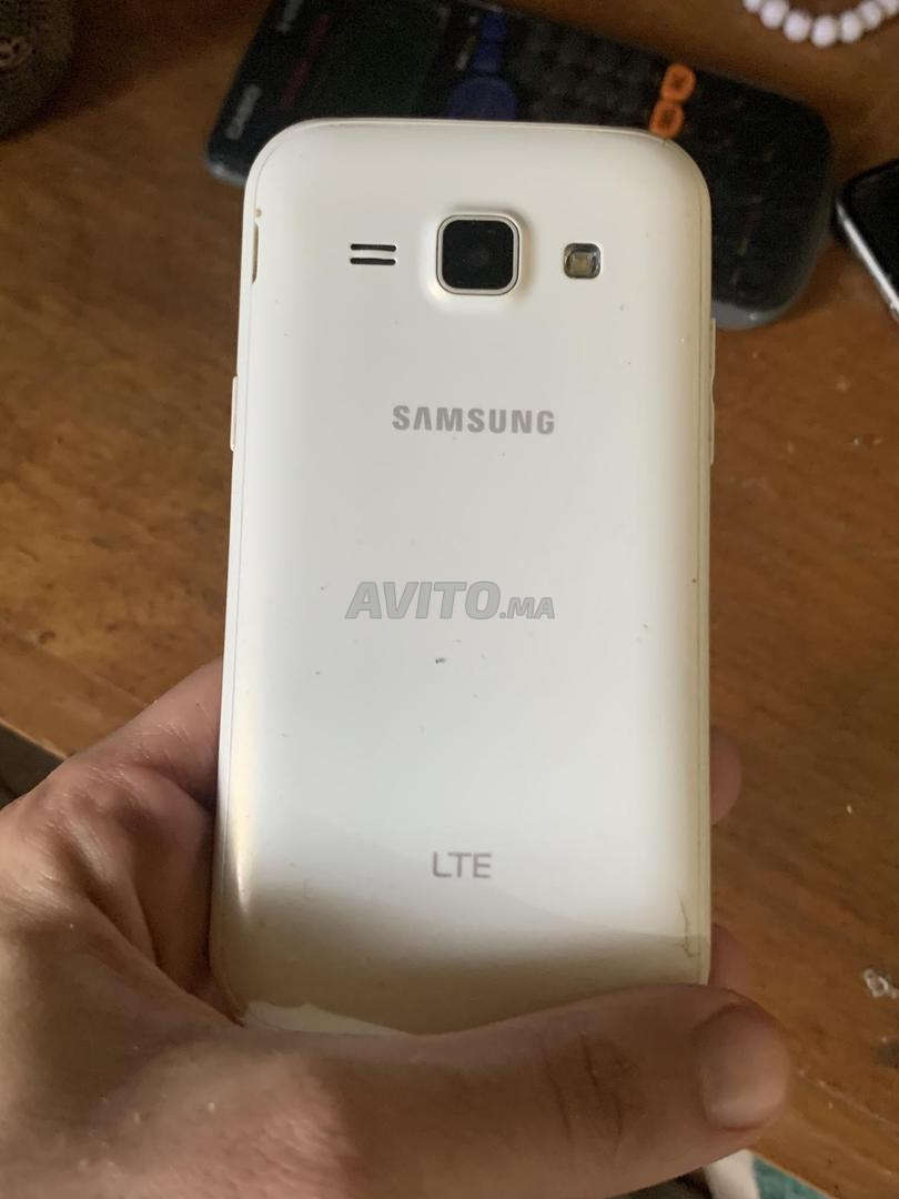 Samsung galaxy j1 pas cher à vendre au Maroc : (4 Annonces)