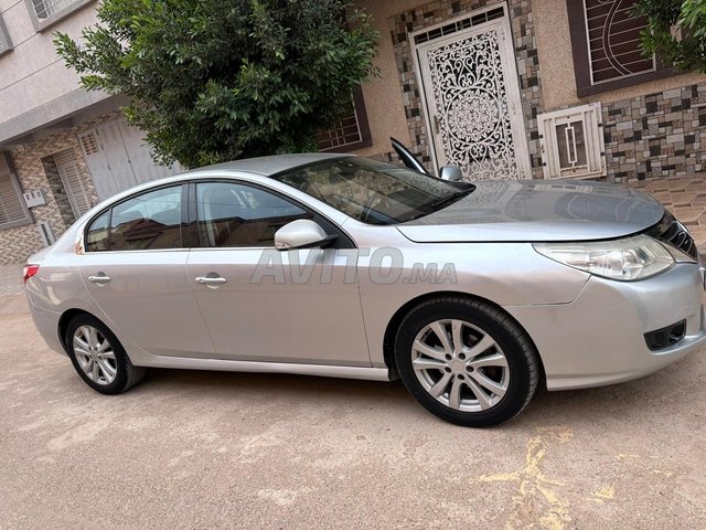 2012 Renault Latitude