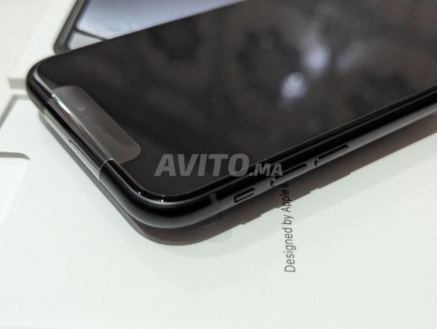 iPhone Xr neuf jamais utilisé Avec Accessoires 