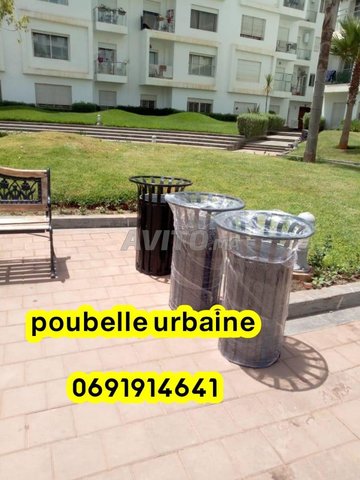 Poubelle urbaine plastique