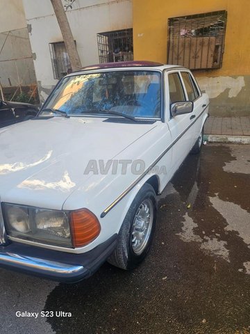 Mercedes-Benz 240 occasion Diesel Modèle 1984