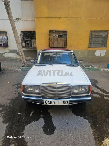 Mercedes-Benz 240 occasion Diesel Modèle 1984