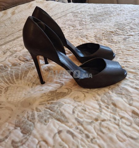 Sandales taille 39 Charles Keith