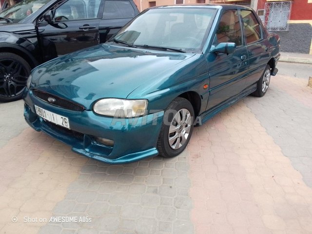 Ford ESCORT occasion Essence Modèle 1999