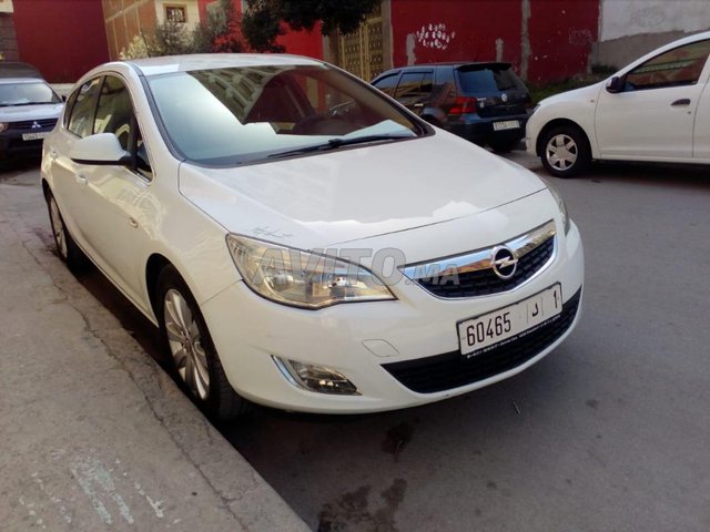 Opel Astra occasion Diesel Modèle 2012