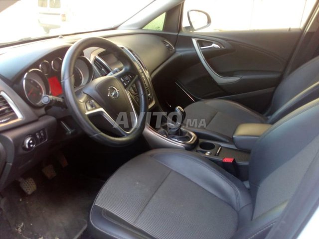 Opel Astra occasion Diesel Modèle 2012