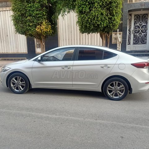 Hyundai Elantra occasion Diesel Modèle 2019