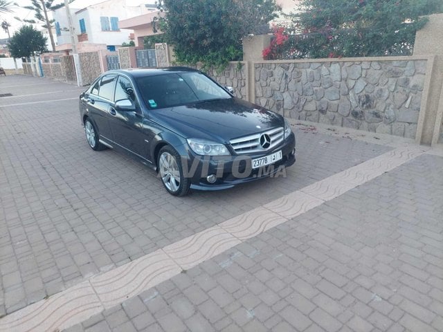 Mercedes-Benz 220 occasion Diesel Modèle 2008