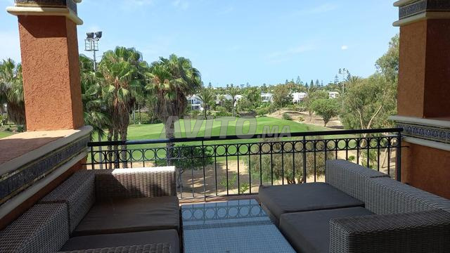 Offrant une vue sur golf avec un grand jardin - 2