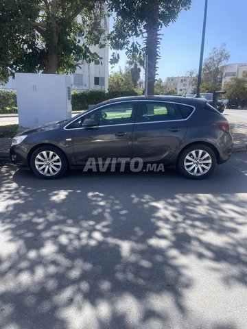 Opel Astra occasion Diesel Modèle 2012