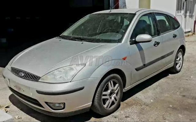 Ford Focus occasion Essence Modèle 2001