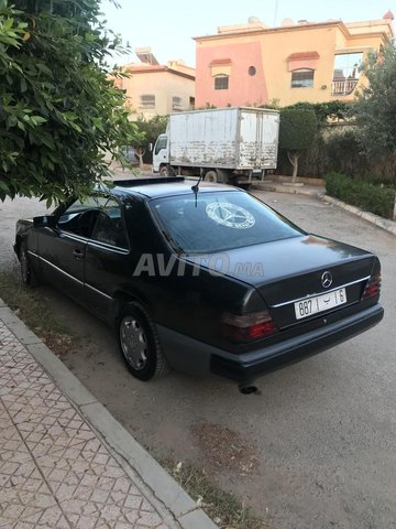 Mercedes-Benz 250 occasion Diesel Modèle 1991