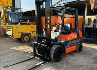 Chariot élévateur 3 tonnes