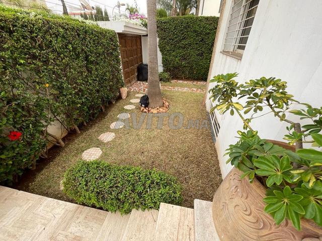 A saisir villa avec piscine jardin  à SONABA