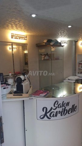 salon de coiffure et esthétique équipé