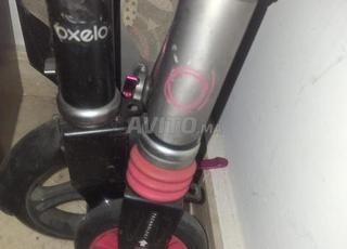 2 Trotinette noire et rose, pour garçon et fille