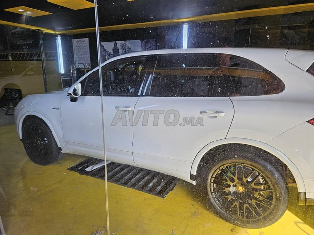 porshe cayenne tres bon etat 1ere main diesel 2018
