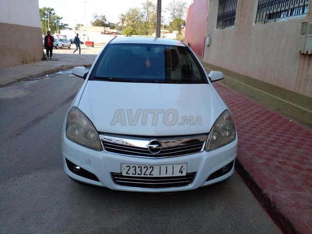 Opel Astra occasion Diesel Modèle 2010