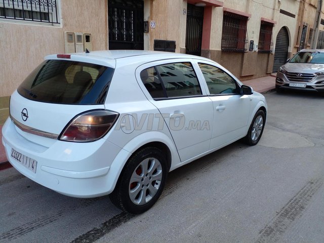 Opel Astra occasion Diesel Modèle 2010