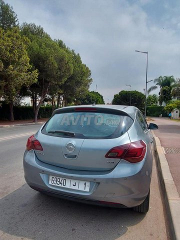 Opel Astra occasion Diesel Modèle 2012