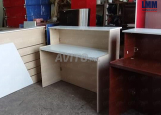 COMPTOIR AVEC DES DIFFÉRENT MODELÉ 