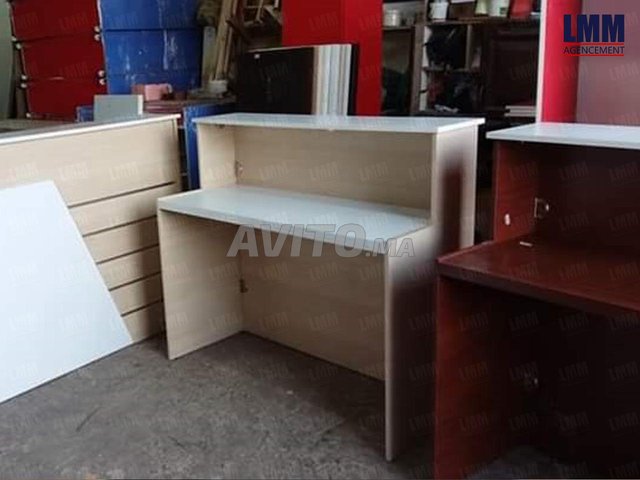COMPTOIR AVEC DES DIFFÉRENT MODELÉ 