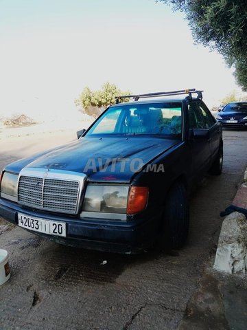 Mercedes-Benz 250 occasion Essence Modèle 1987