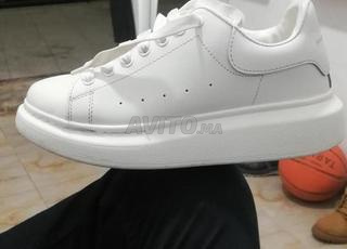 vêtement et chaussure de sport bon état originale