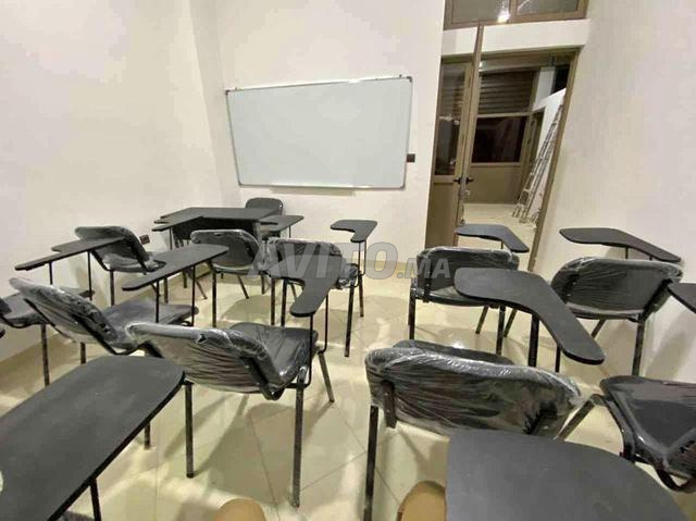 chaise en tissu ISO avec écritoire NNHH