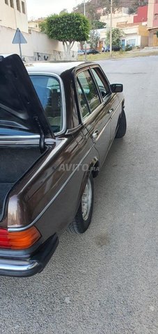 Mercedes-Benz 240 occasion Diesel Modèle 1983