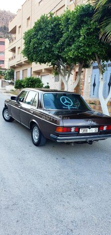 Mercedes-Benz 240 occasion Diesel Modèle 1983