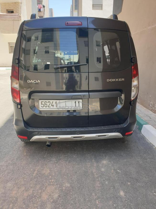 دوكر ستايب واي