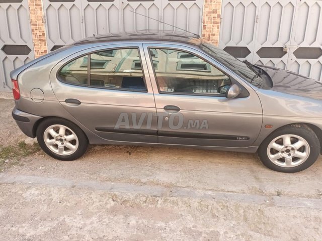 Renault Megane occasion Diesel Modèle 2001