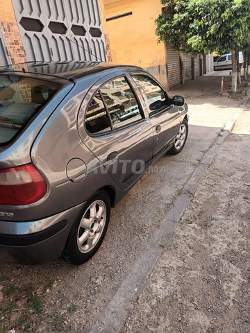 Renault Megane occasion Diesel Modèle 2001