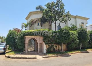 فيلا للبيع في ماندارونا