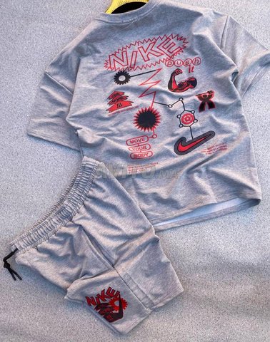 Ensemble de Sport Nike Gris  - T-shirt et Short