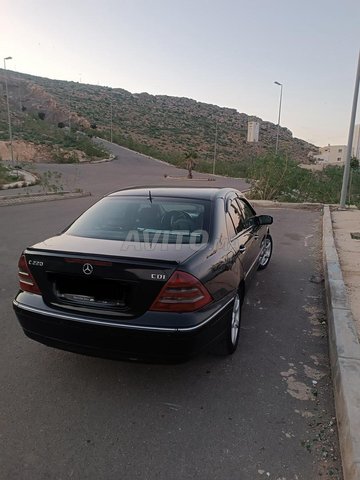 Mercedes-Benz 220 occasion Diesel Modèle 2000