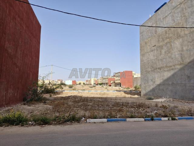 أرض بمساحة 249 متر مربع