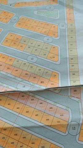 أرض في تجزئة للبيع 100 متر في طور الانجاز    