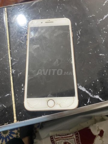 iphone 8 plus 64 Go état batterie 83