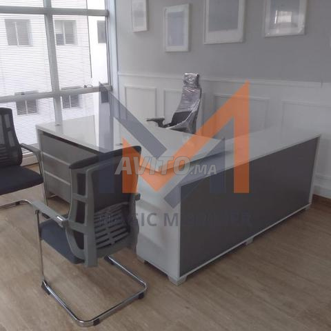 mobilier de bureau avec les chaise  - 2