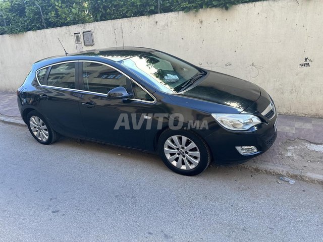 Opel Astra occasion Diesel Modèle 2011