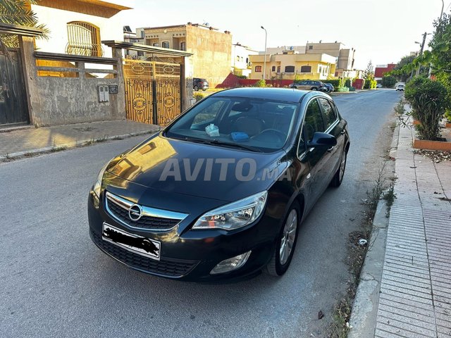 Opel Astra occasion Diesel Modèle 2011