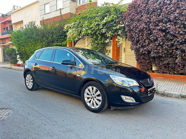 Opel Astra occasion Diesel Modèle 2011