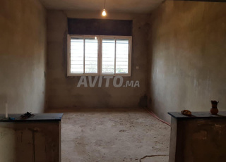 دار طبقة واحدة و سطح و باب مستقل